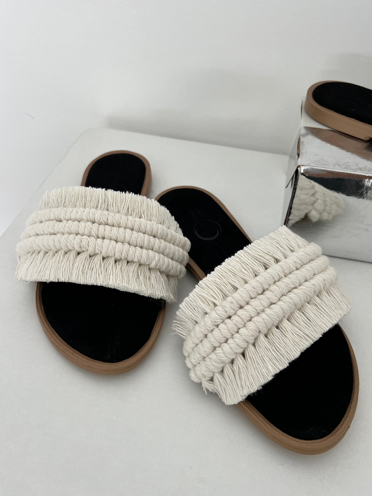 Sandalias negras de macramé